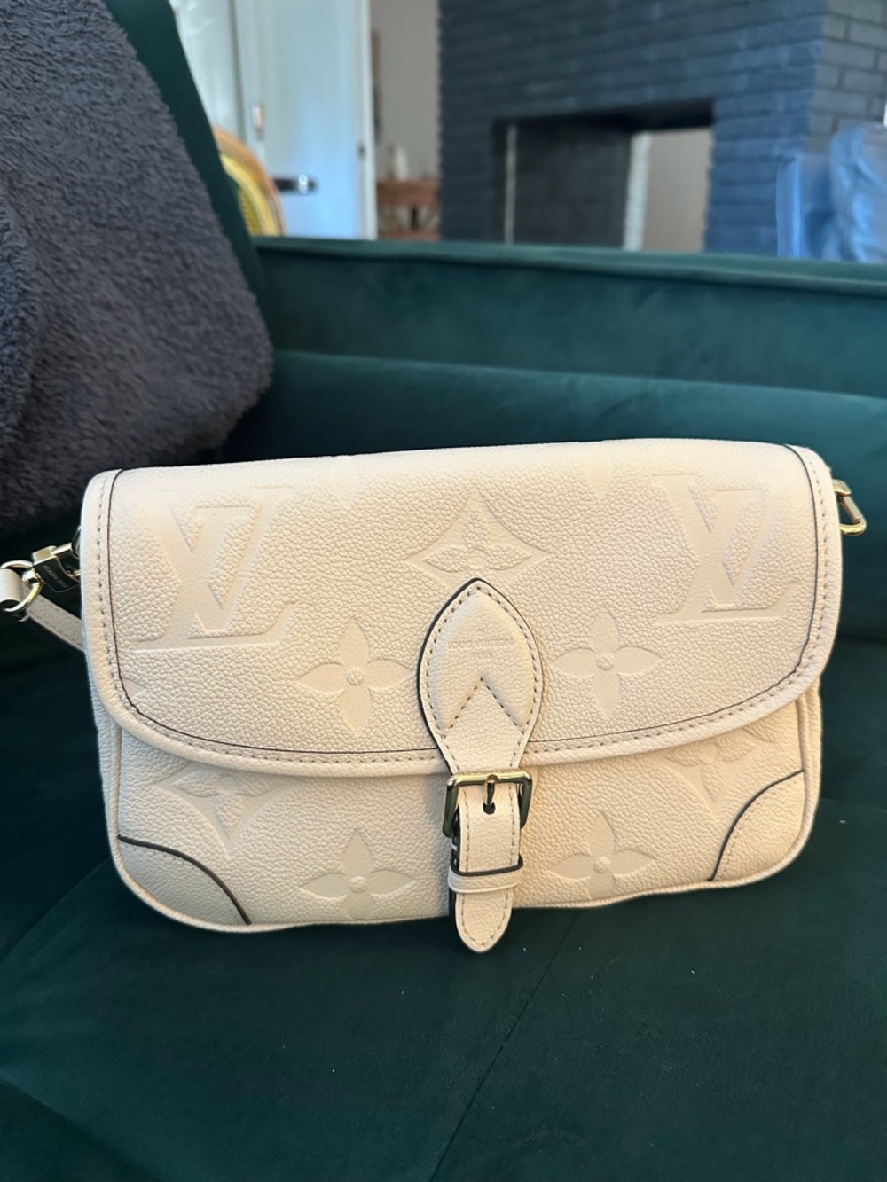 Louis Vuitton Diane PM - worn TWICE (perfect condition)